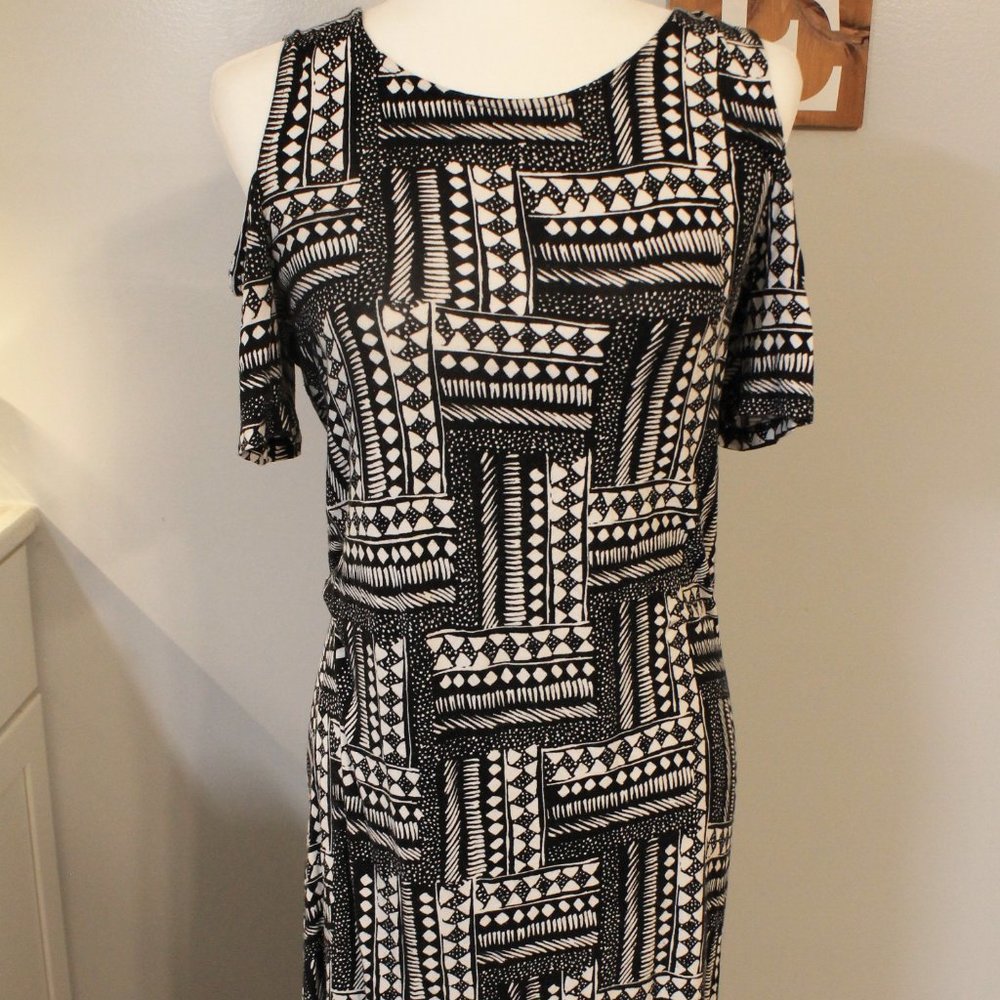 Design History Onyx Geo Cold Shoulder Maxi Dress